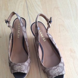 Coach pumps size 6.5